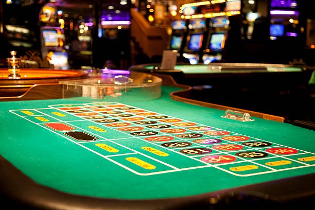 Live dealer Andar Bahar table with betting interface on mobile screen