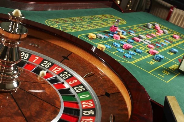 Treasures Aztec slot game interface on eleksistogel mobile app displaying reels and betting controls